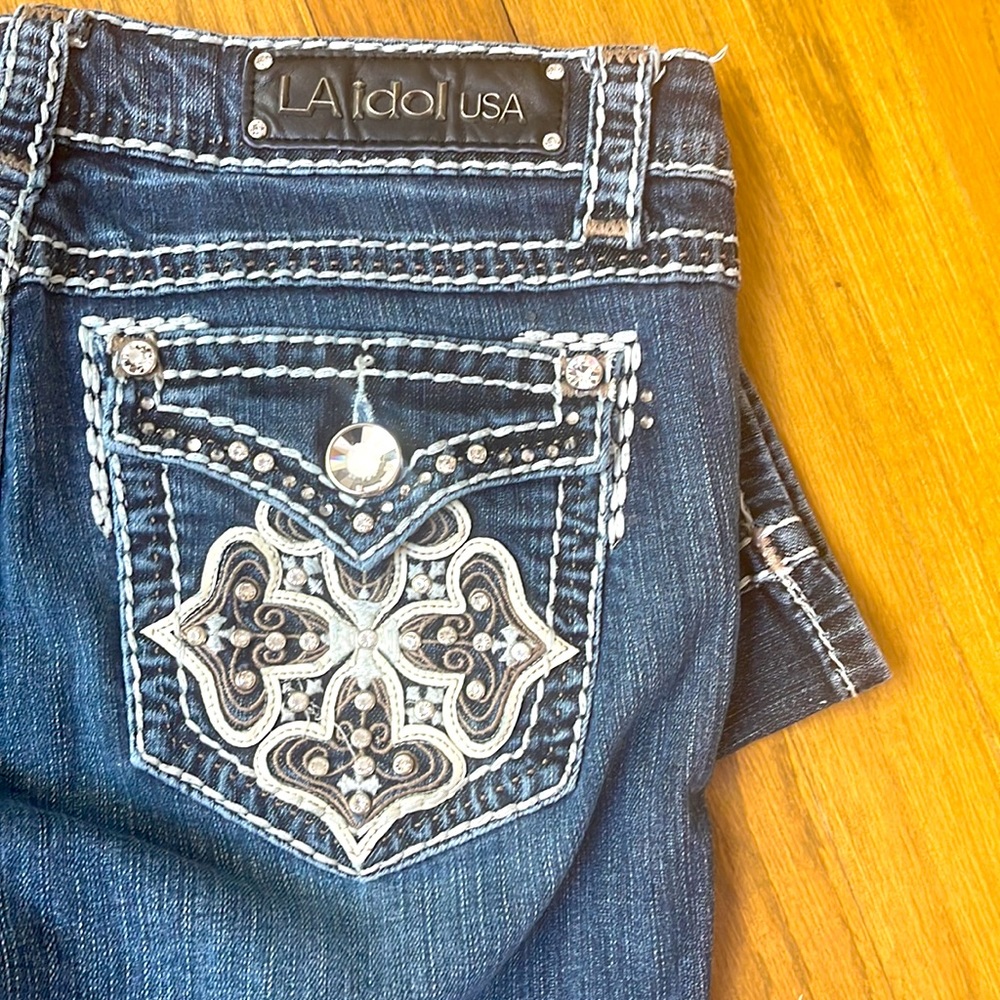 LA IDOL CAPRI’S | VERY COOL SUMMER CROPPED JEANS SIZE 11